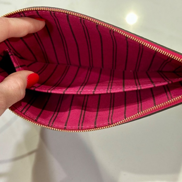 Louis Vuitton Neverfull MM/GM Pouch Monogram Fuchsia Noe Interior - Picture 6 of 6